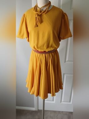 Mustard Yellow Short Sleeve Soft Pleated Skirt Dress. Size 10